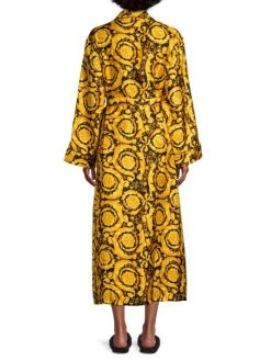 Versace Barocco-Print Silk Robe -Versace Online Shop unnamed file 2021